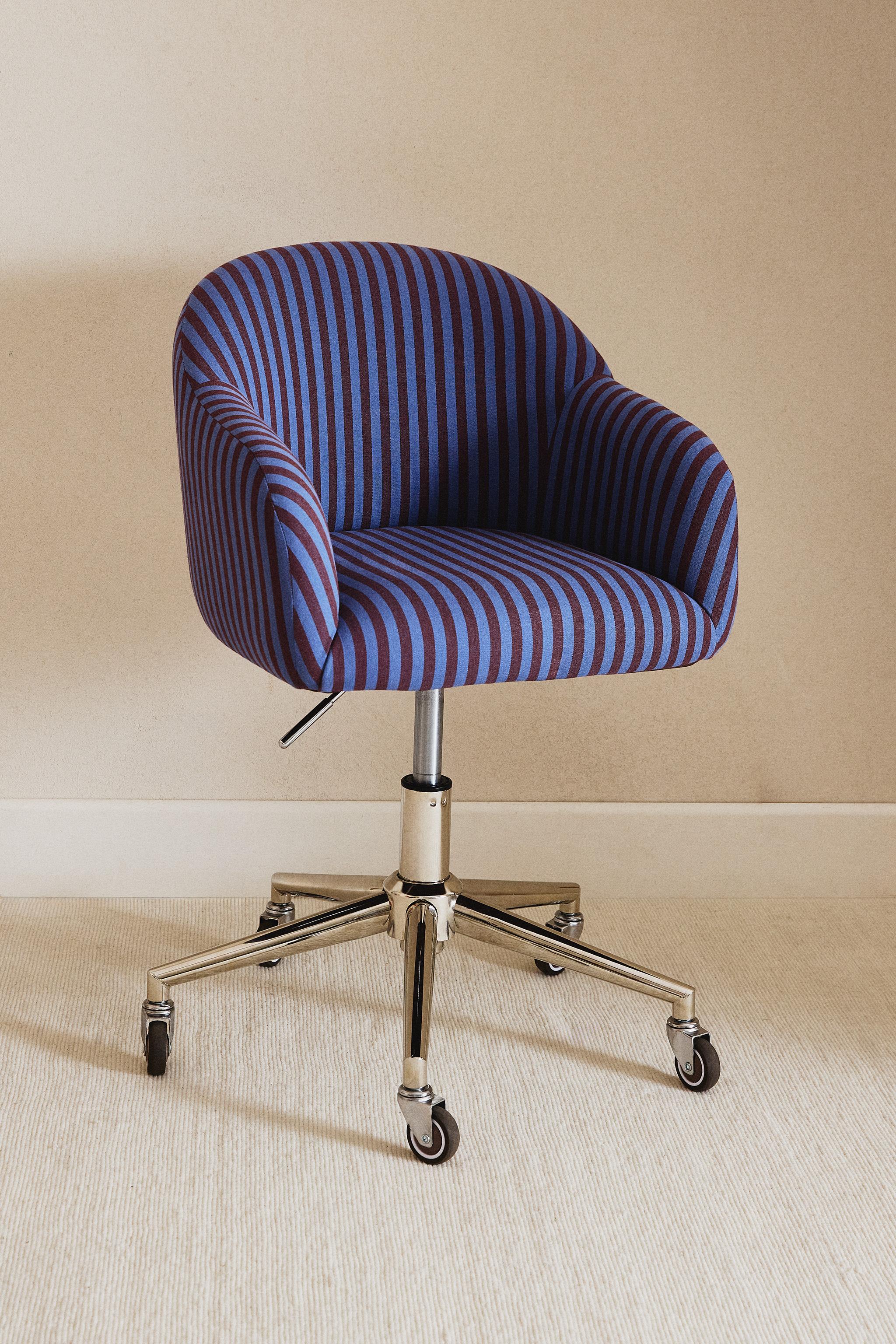 KIDS’ SWIVEL DESK CHAIR